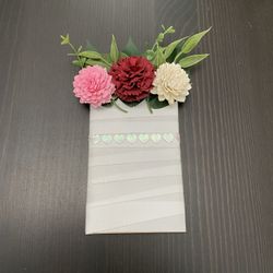 Sola Flower Boutonnière 