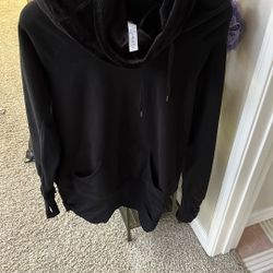 Lululemon beautiful hooded sweatshirt size 8
