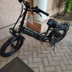 Lectric XP4 750 Long Range Folding EBike