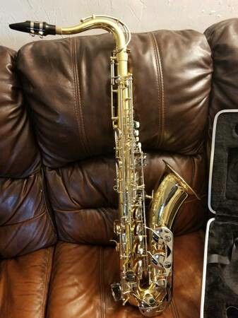 Selmer Bundy BTS-300 Tenor Saxophone