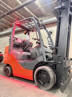 HEAVY TOYOTA 8FGCU30 forklift 6600 lb,3 stage, side shift for sale LOW HOURS