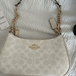 Brand New Coach Teri Shoulder Bag 