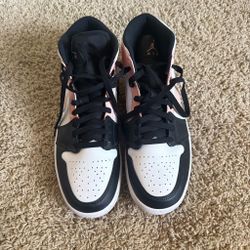 Jordan 1 mid