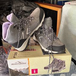 Ladies Hiking Boots Size 8