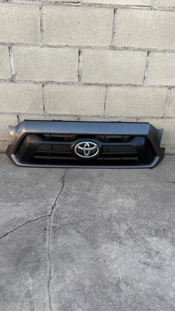 2012-2015 Toyota Tacoma Front Grille 53100-04470