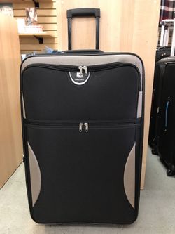 Luggage Medium-sized 24". Light weight expandable and durable