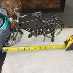 Metal vintage Male Bicycle Decor