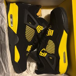 Jordan 4 Retro 