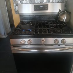 Frigidaire Stove 