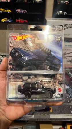 Hot wheels premium off road chase
