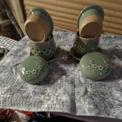 A Pair Of Korean Crackled Tea Cups And Saucers 