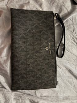 Michael Kors Wristlet Clutch