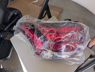 New In Box Mitsubishi Outlander Taillight 