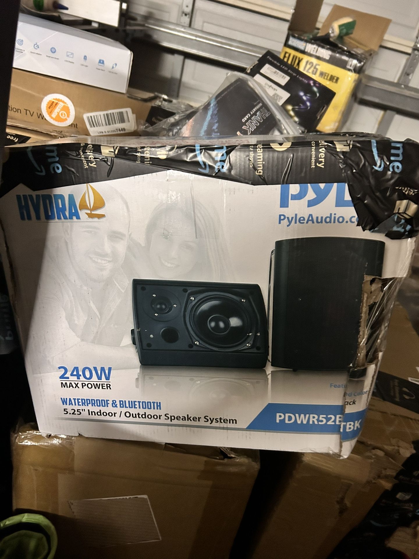Pyle Waterproof Wall Mount Speaker System - 5.25 Inch Active + Passive Pair Wireless Bluetooth Compatible Indoor/Outdoor Stereo Sound Set with AUX IN