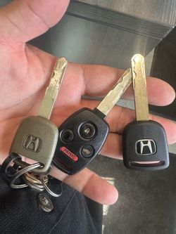 Honda remote key cut and programmed