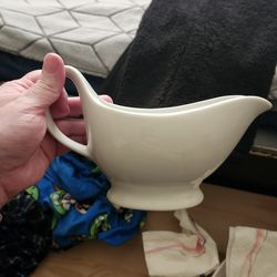 Gravy boat