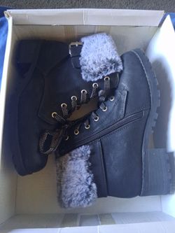 Girls boots