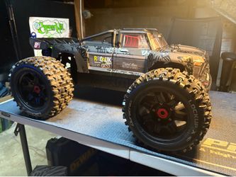 Arrma Outcast 8s EXB RTR/Roller