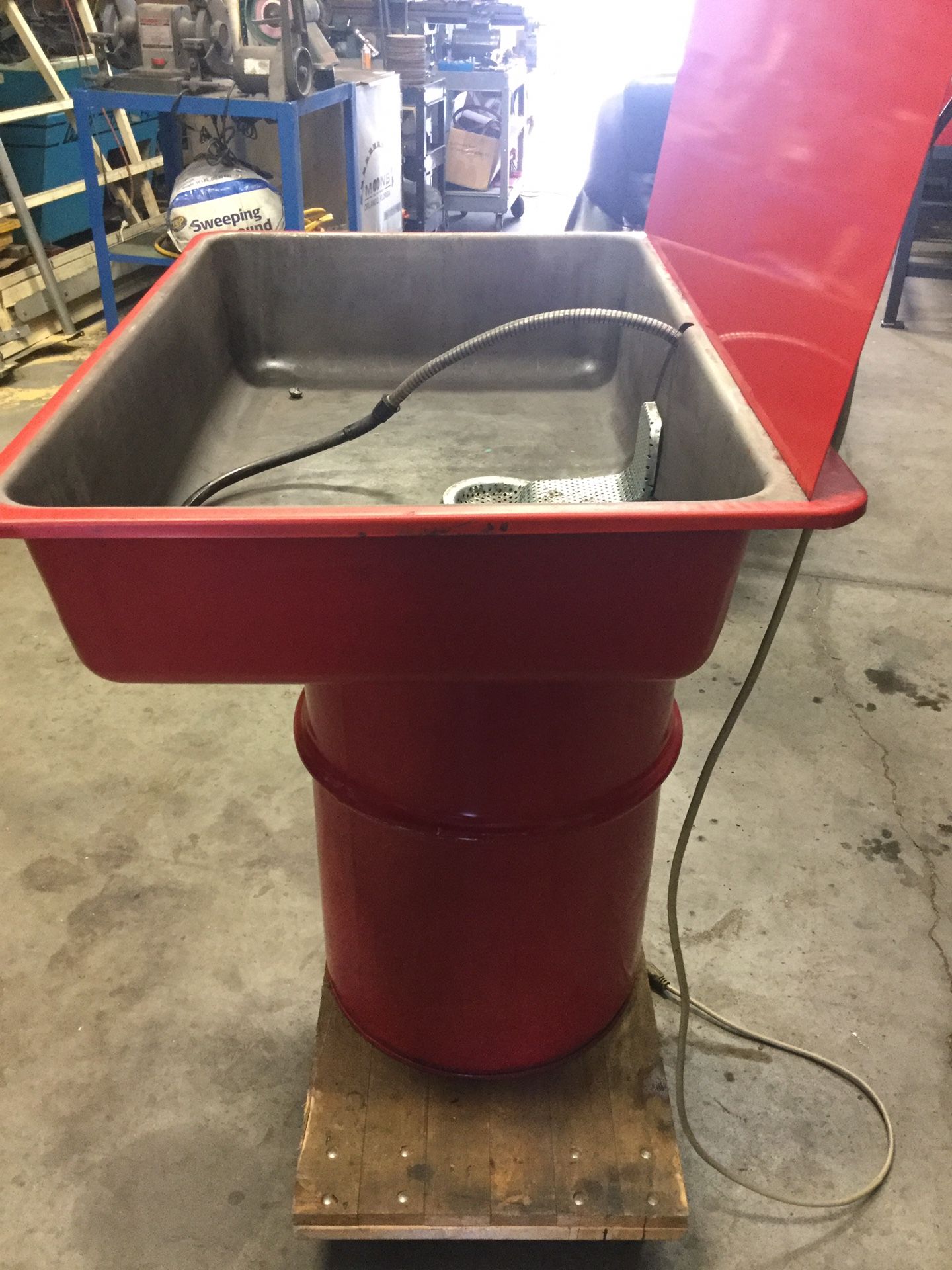 SafetyKleen model 30 solvent parts washer for Sale in Orlando, FL