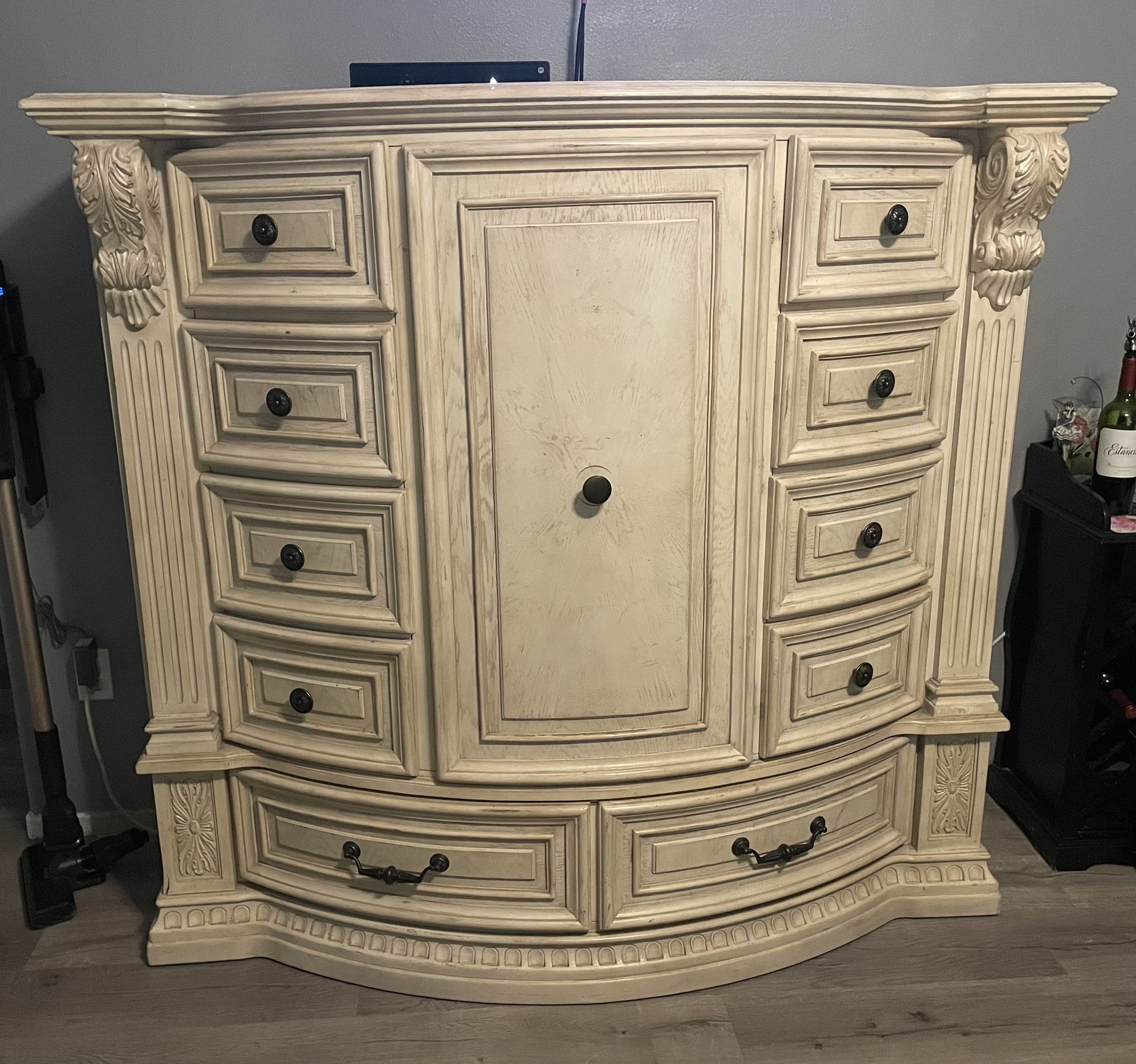 Fairmont Designs Dresser