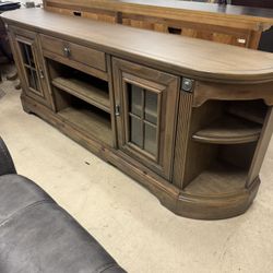 Beautiful Wood Console - Excellent Condition- 88” x 16” x 31” 