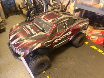 Traxxas maxx slash 4x4 RC car