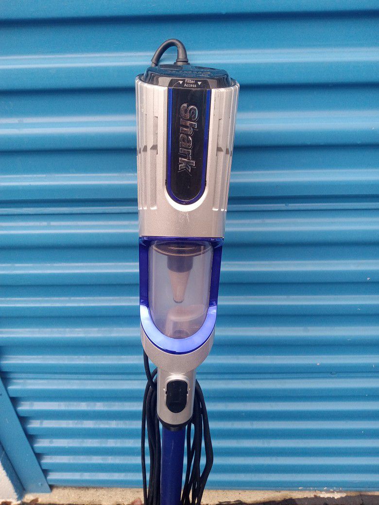 Shark HZ255 Power & Precision Ultra Light Pet Cordless Stick Vacuum W/Self-cleaning Brushroll