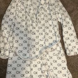 Calvin Klein robe 