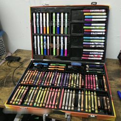 Crayola Incredibles 2 Inspiration Art Case
Kids