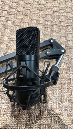 Mic condenser with scissor stand