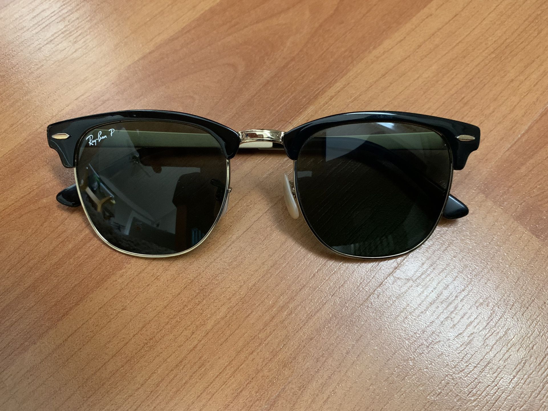 Ray Ban Sunglasses - Black/Gold Clubmaster Classic