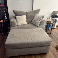 Selling Sofa Sleeper And Chase 