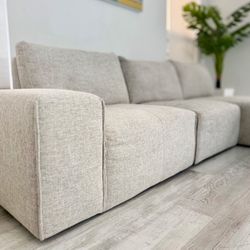 Room To Go 3-Piece Sectional Couch – Gray Fabric