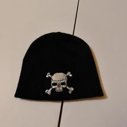 Y2k Black skull and crossbones beanie