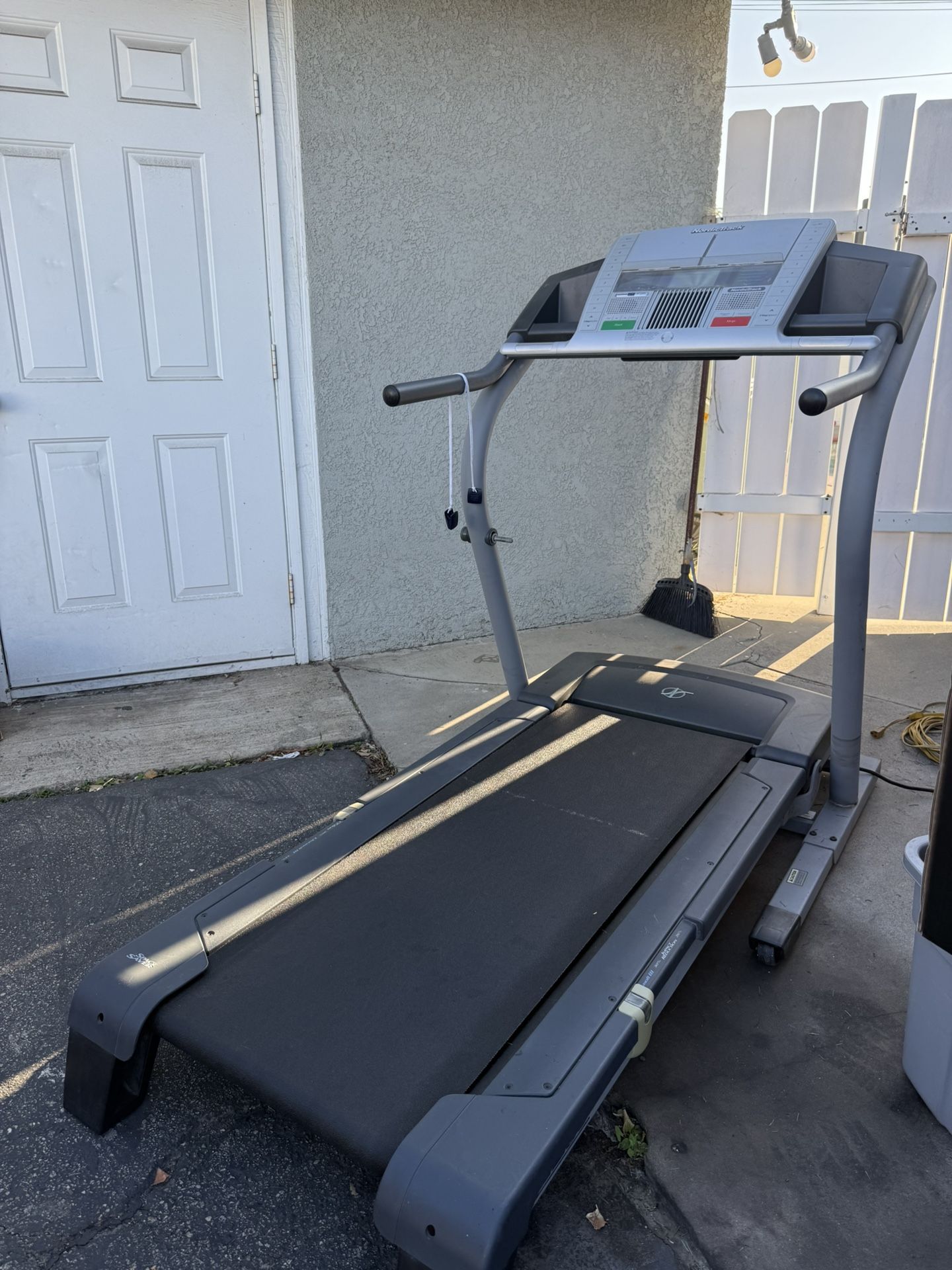 Treadmill 
