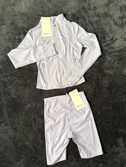 Lululemon define set with shorts size 4