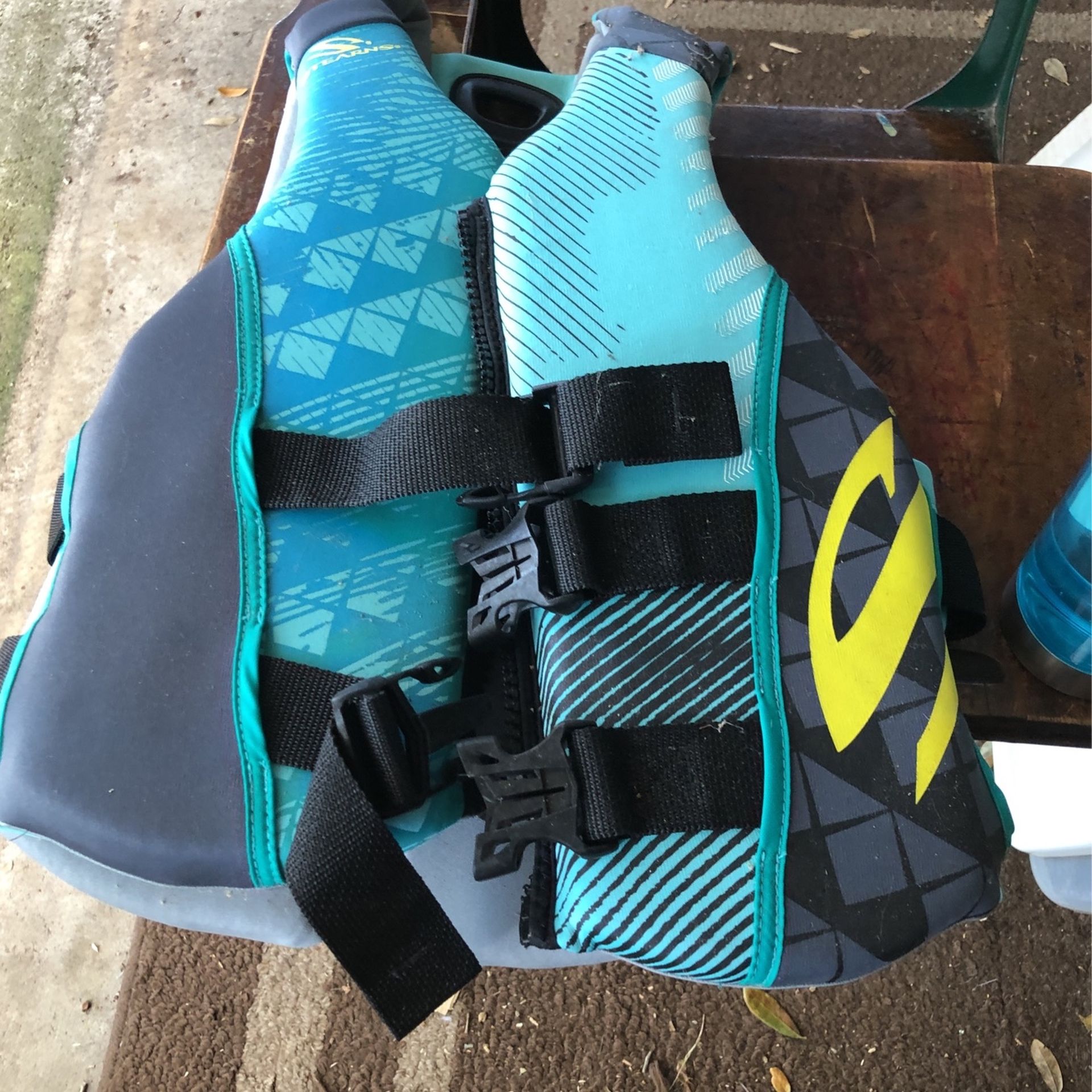 Life jacket - Like New - YL Or Adult XXS