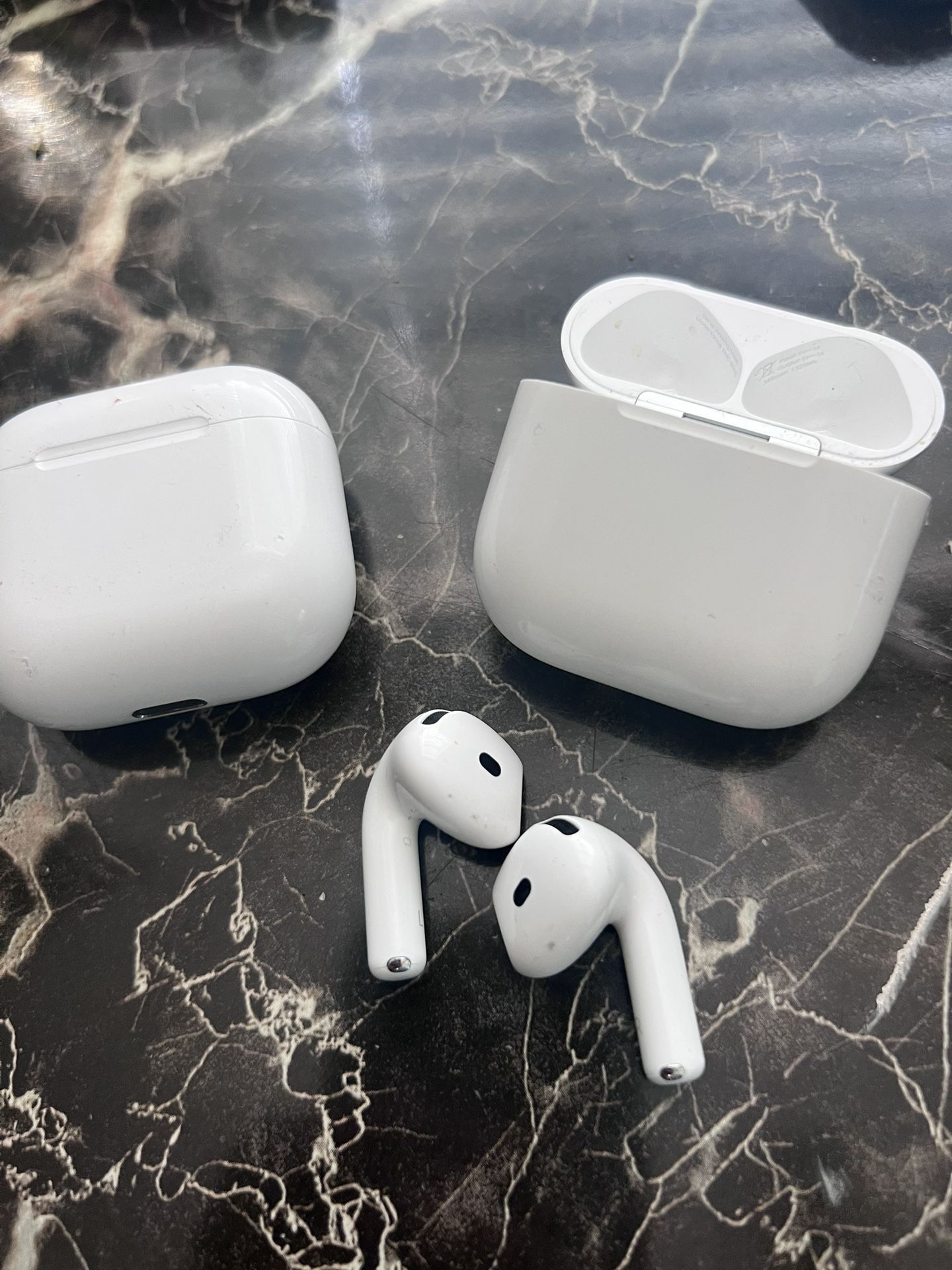 Apple earbuds
