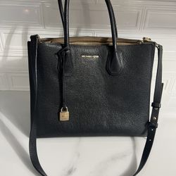 Authentic Michael Kors Black Leather Women’s  Mercer Medium Tote