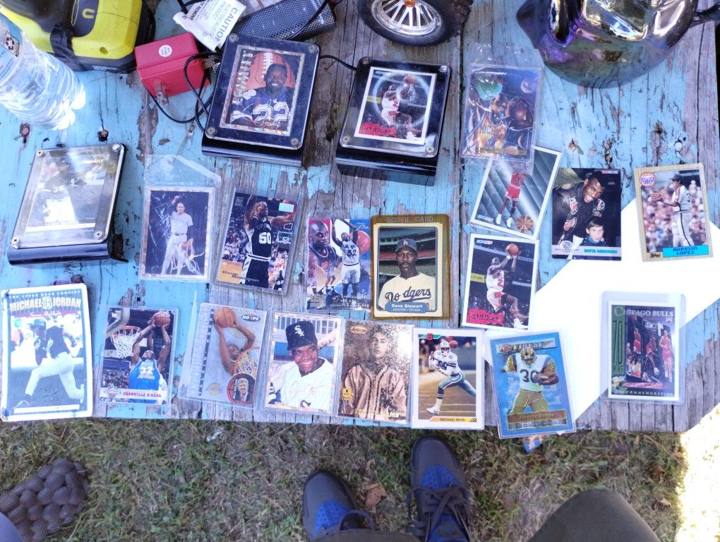 Baseball/Basketball/Football Cards