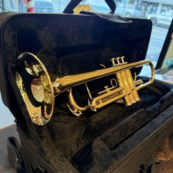 Mendini By Cecilio Trumpet W/ Case
