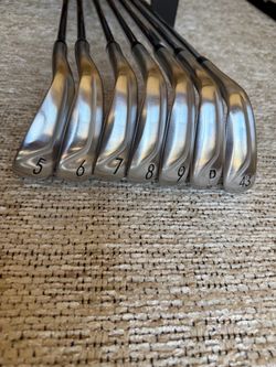 Titleist T400 5-PW and 43* iron set RH stiff flex