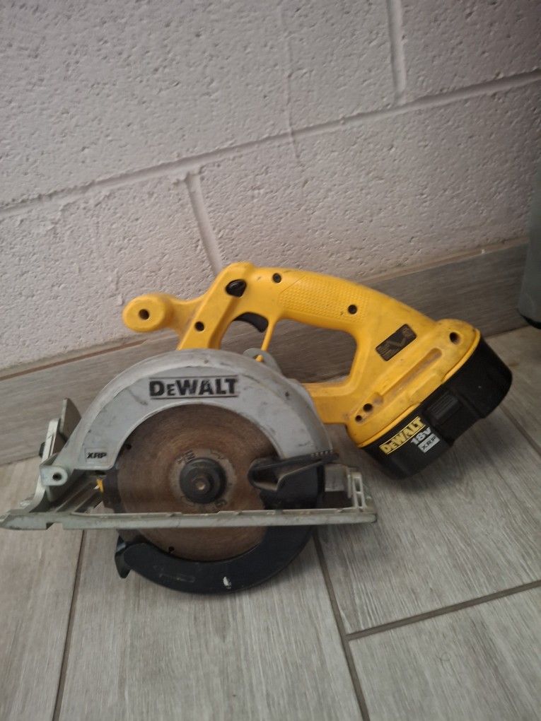 Dewalt SAW