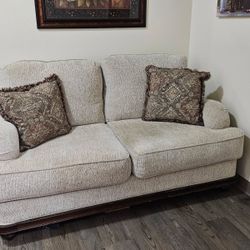 Comfy Loveseat With Pillows 