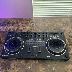 Pioneer DJ DDJ-REV1 Controller