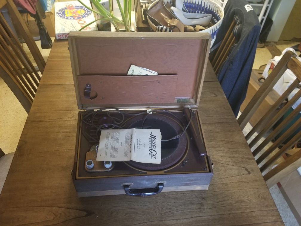 Wilcox Gay suitcase Recordette Sr. Record Cutter