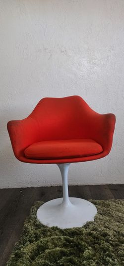 Faux Vintage Knoll Eero Saarinen Red Tulip Style Arm Chair