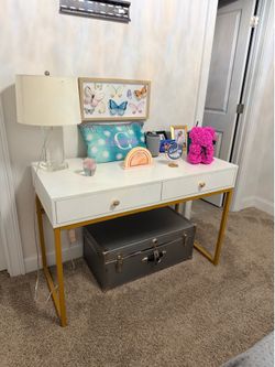 Modern white desk with two drawers