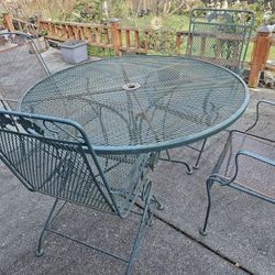 5 Pieces Wrought Iron Out Door Furniture