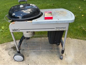 Weber Charcoal Grill with table - FREE